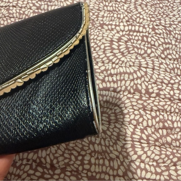 Lilly Pulitzer "Love Note" Lizard Clutch. Decorative Painted Elephant. - Picture 3 of 6